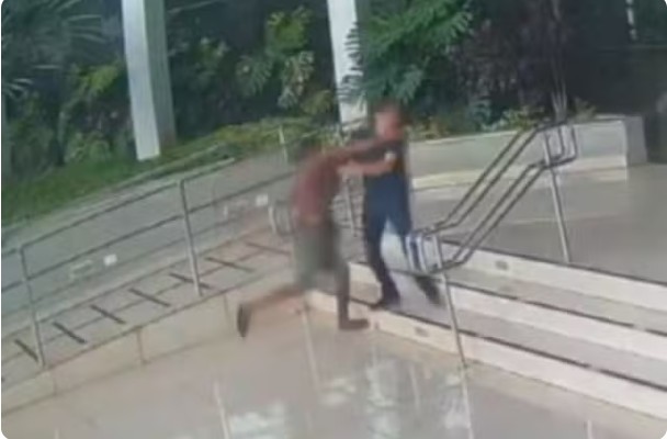 Faxineiro que voltou a enxergar após transplante volta a ficar cego após levar soco durante recuperação