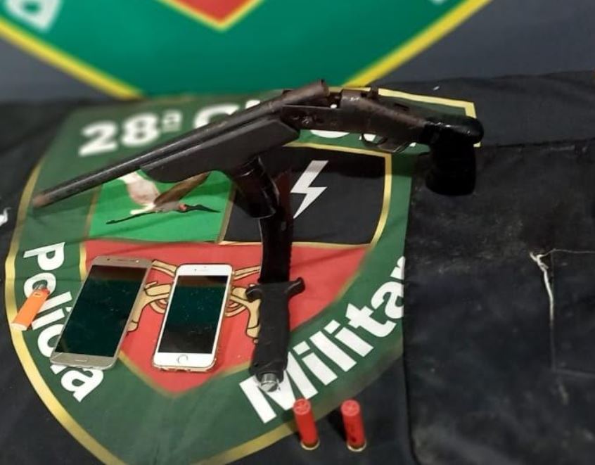 Membros de facção trocam tiros de escopeta com PMs durante perseguição em Manaus