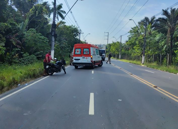 Passageiro fica ferido após roda se desprender de moto em movimento no Tarumã