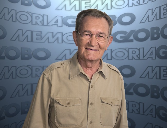 Esposa do apresentador Léo Batista é encontrada morta em piscina