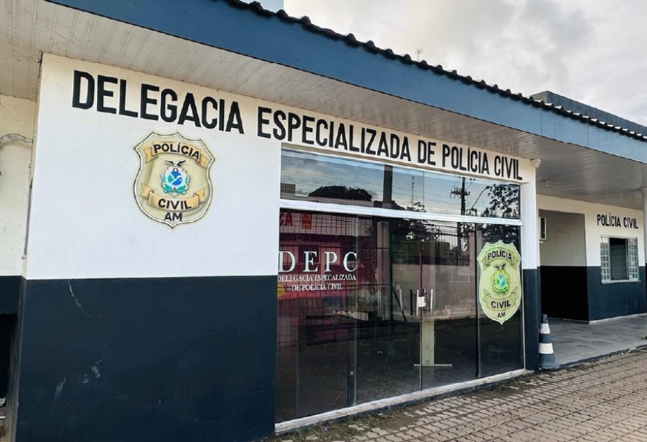 Homem é preso por usar foto de arma para intimidar ex e trancá-la em casa em Tefé