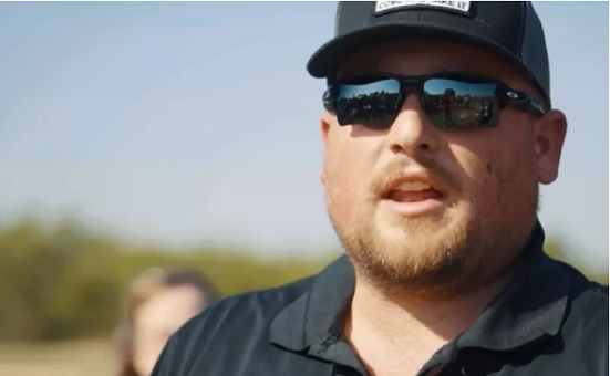 Aos 30 anos, líder de movimento antimáscara morre de covid-19