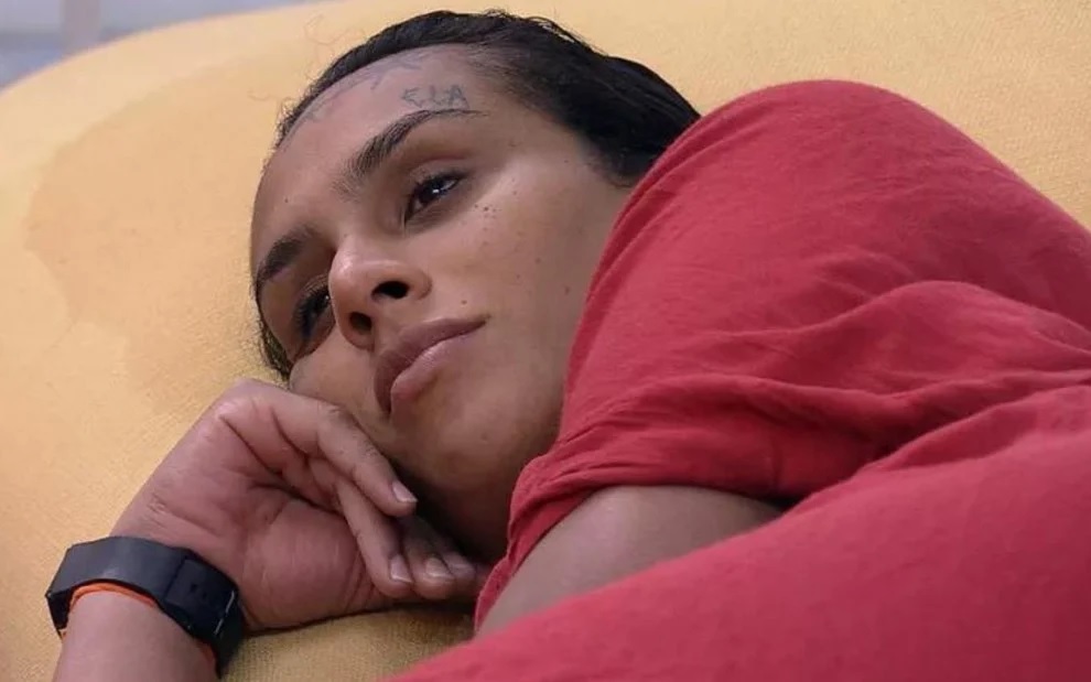 Lina teme saia-justa na indicação após brothers pularem para ela se tornar Líder