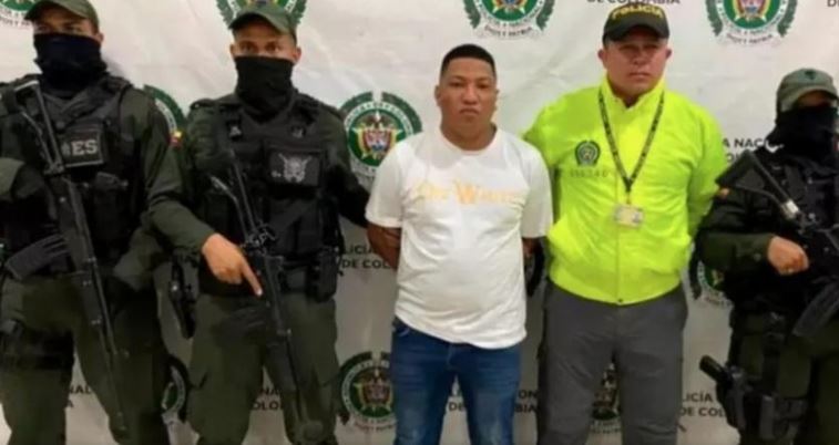 Viúva seduz narcotraficante que matou seu marido e o entrega para polícia