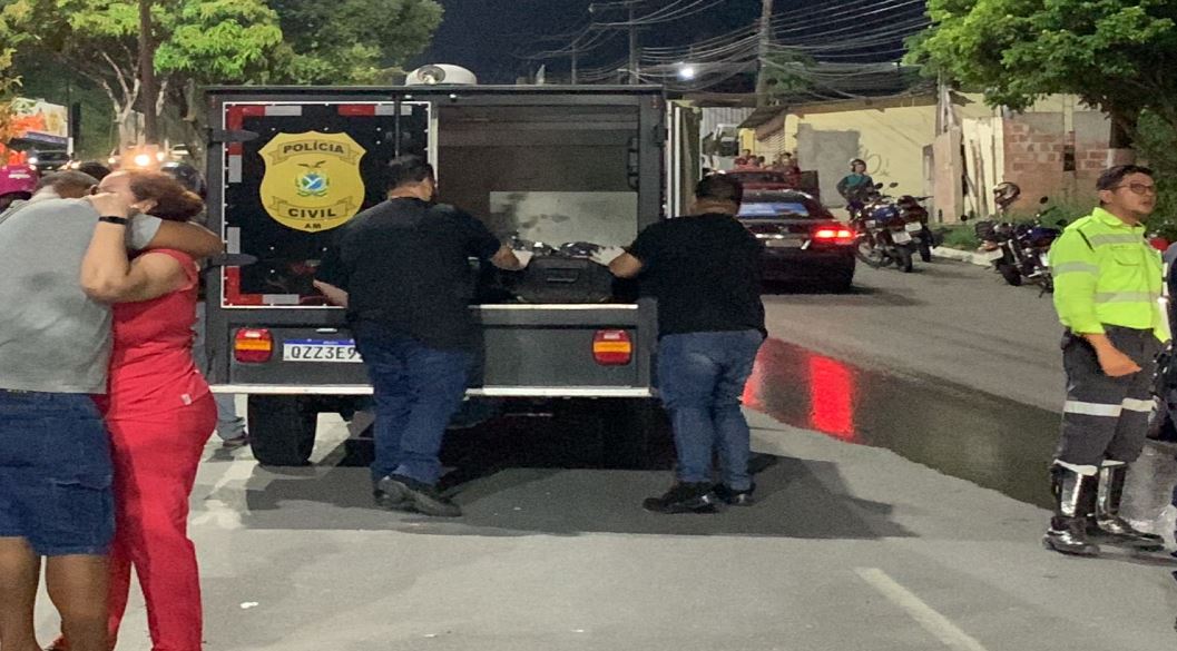 Mulher morre após motociclista perder direção em Manaus