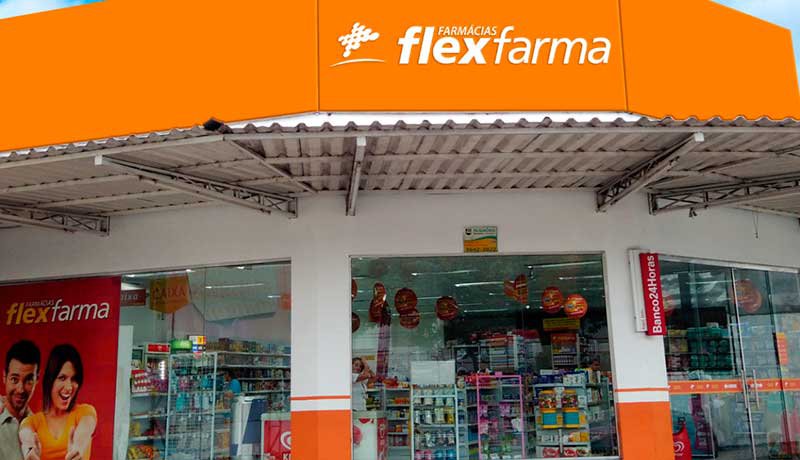 Bandidos armados roubam drogaria, fogem a pé e acabam presos em Manaus