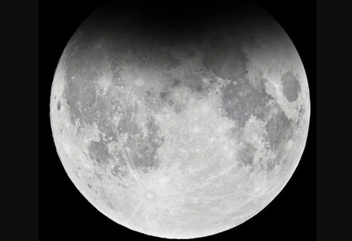 Eclipse parcial da Lua ocorre neste sábado; saiba onde será visível no Brasil