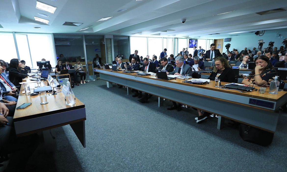 Mendonça autoriza auxiliar de Bolsonaro a não comparecer a CPI dos Atos Golpistas