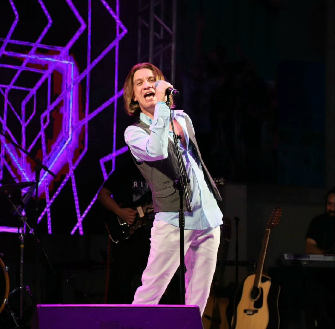 Luso Neto apresenta 'Brasilidades – Tim Maia e Lulu Santos' em teatro de Manaus