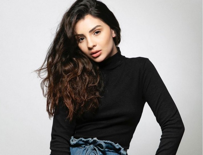 Atriz Mabel Calzolari contraiu doença rara após parto cesariana; veja o relato