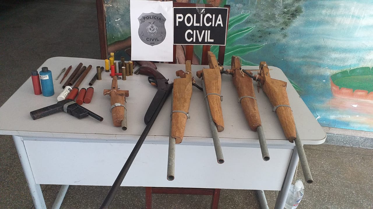 Idoso de 72 anos é preso após ameaçar netos com arma de fogo no Amazonas