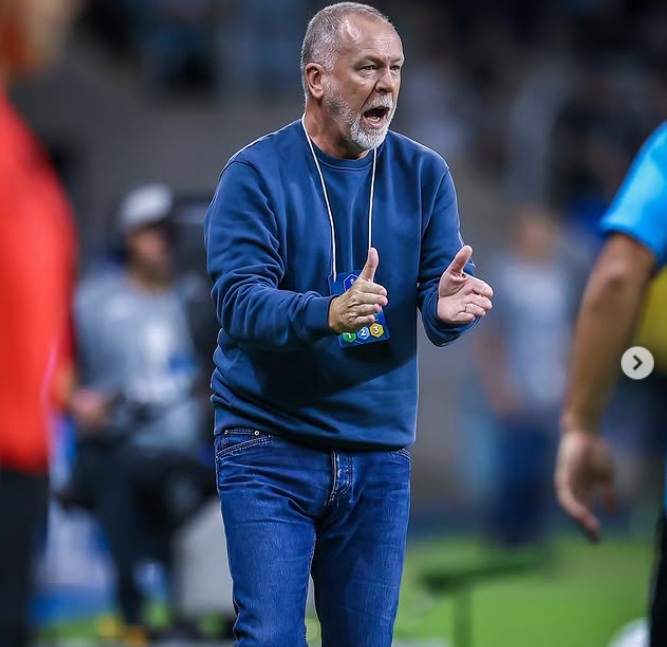 Mano Menezes não estará no jogo do Grêmio contra o São Paulo após tragédia familiar