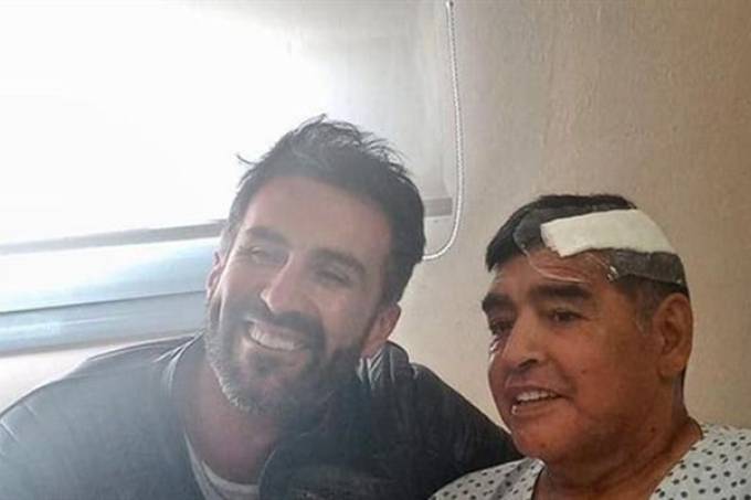 Equipe médica que tratou de Maradona é acusada por homicídio na Argentina