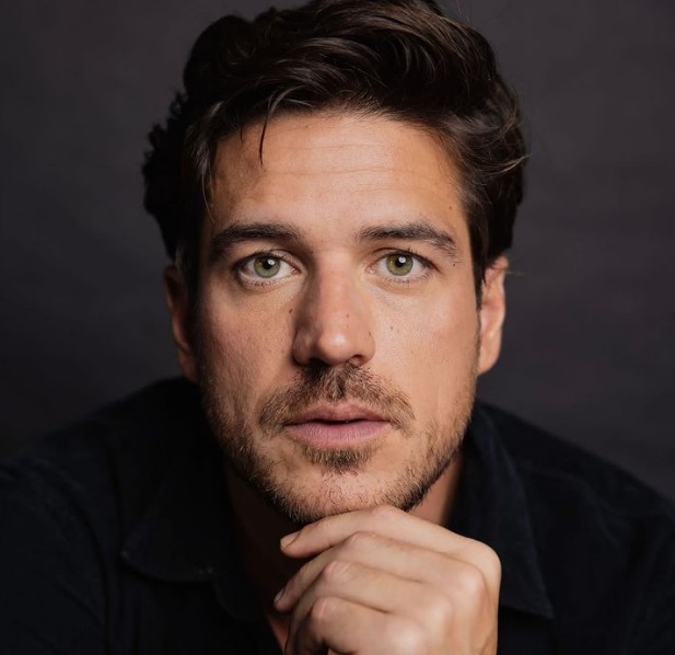 Marco Pigossi abre o jogo sobre revelação da sexualidade e síndrome do pânico antes de se assumir