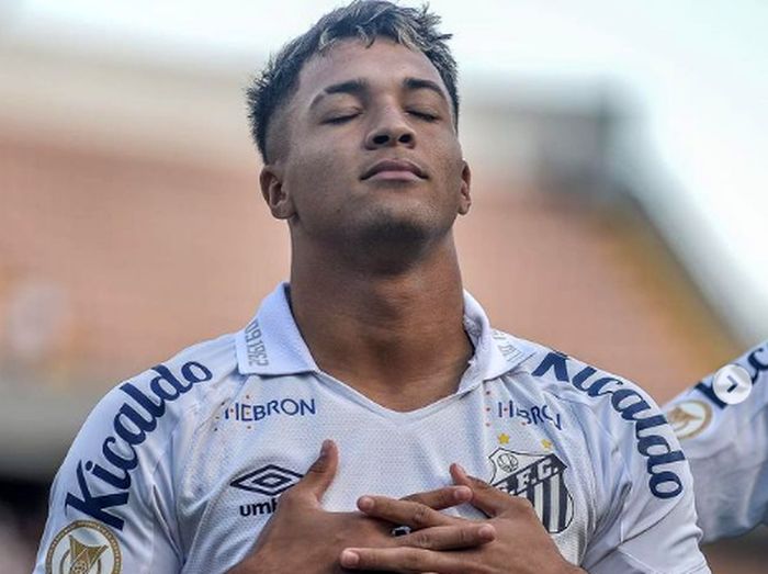 Santos tenta lucro maior com Marcos Leonardo e pode trazer jogador da Lazio