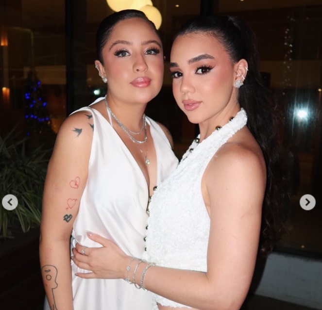 Mari Fernandez fica sem graça com pedido íntimo de namorada durante live