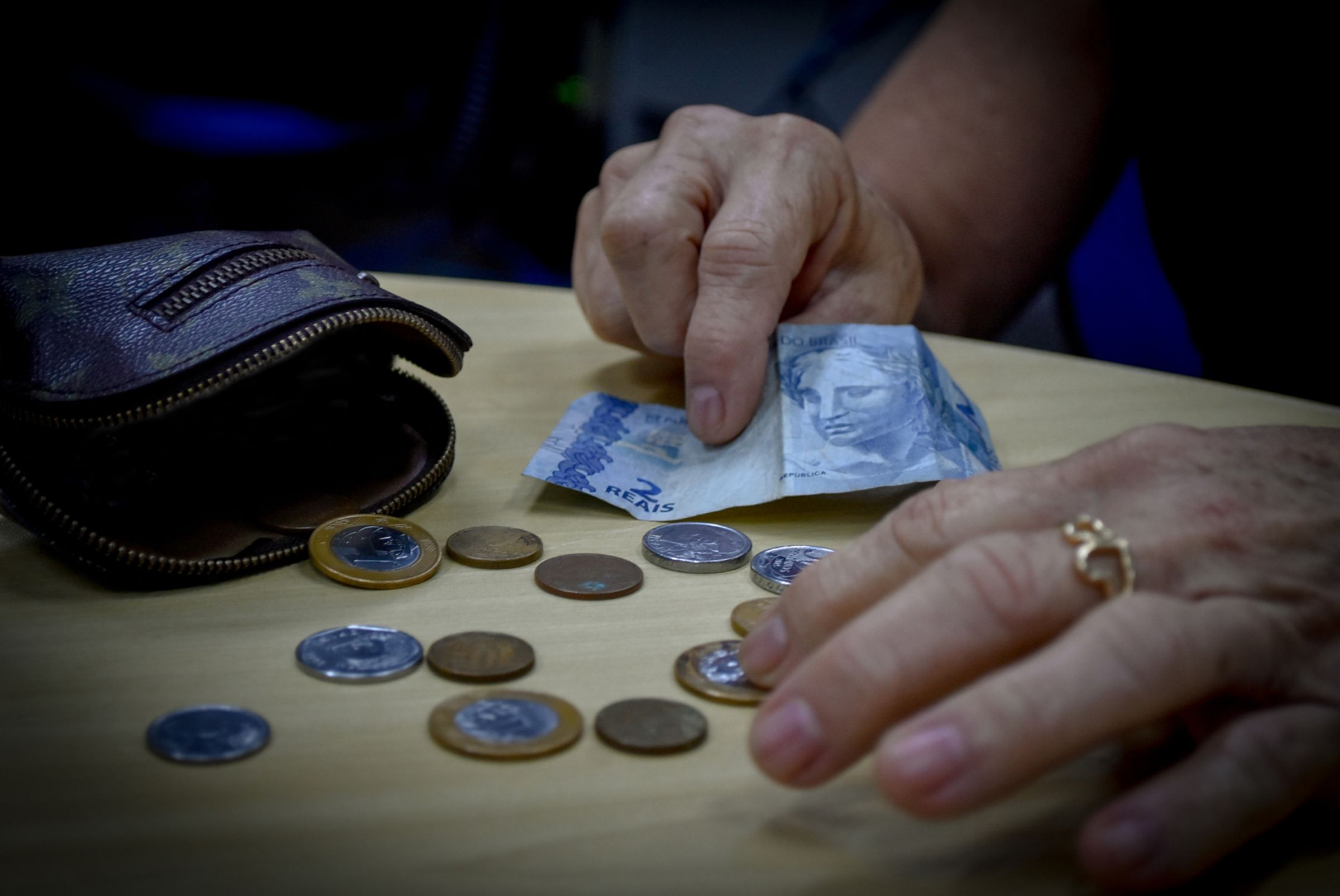 Saiba o que é violência patrimonial contra idosos e como denunciar 