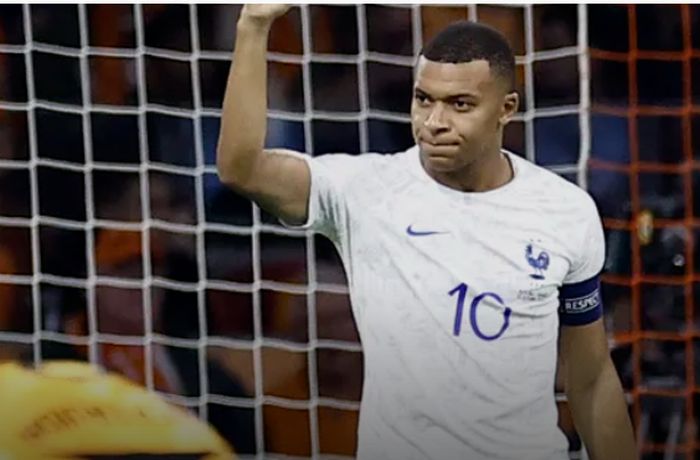 Mbappé supera Platini, França 100% bate Holanda e carimba vaga na Euro