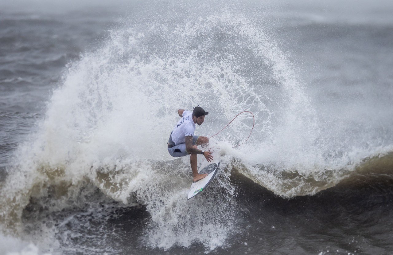 Gabriel Medina perde e sai sem medalha em Tóquio
