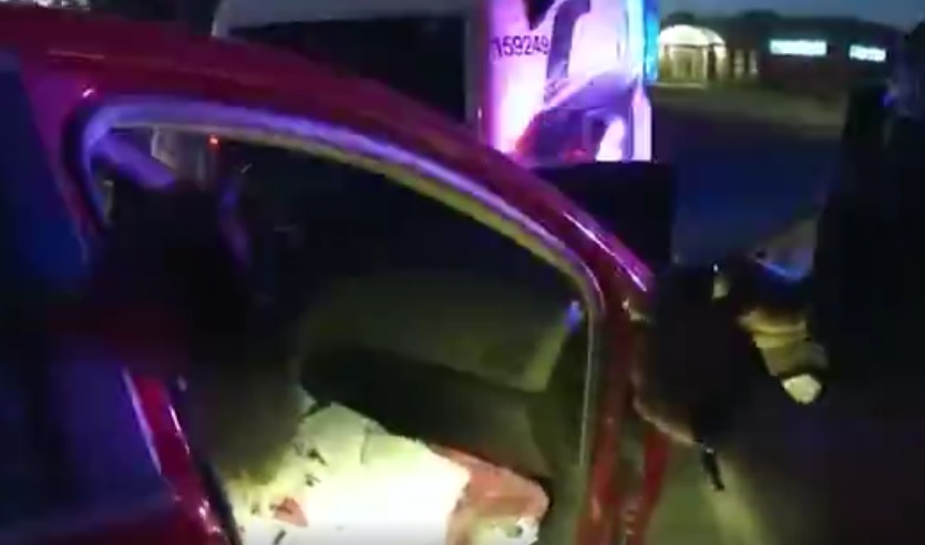 Menina de 9 anos ‘rouba’ carro dos pais para ir à praia com irmã de 4 anos