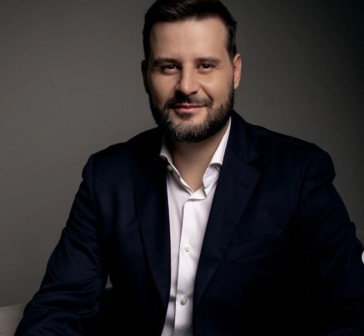 Ônibus que levava médico palmeirense morto em Lima atuava clandestinamente