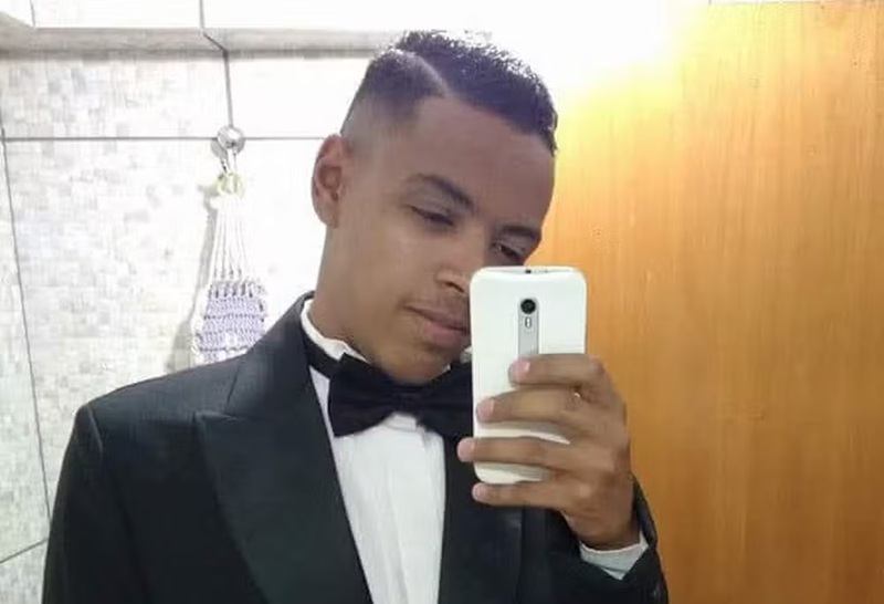 Jovem de 28 anos morreu após 50 dias em coma ao tomar gin com metanol