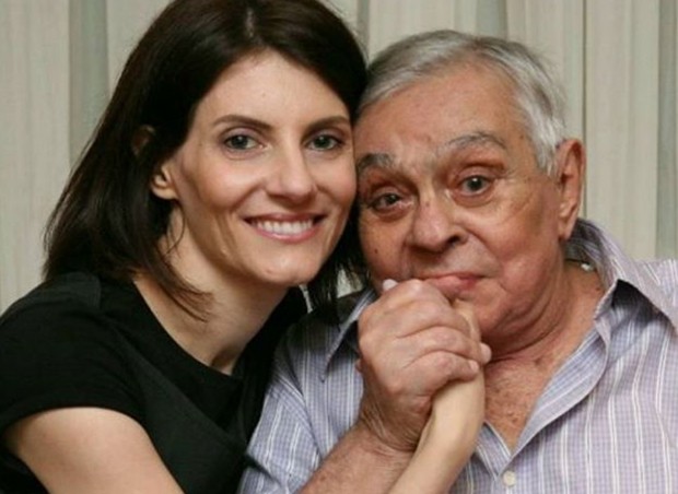 Viúva de Chico Anysio é internada em estado grave com Covid