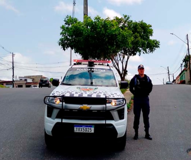 Trio escapa da PM e abandona submetralhadora em quitinete no Colônia Santo Antônio