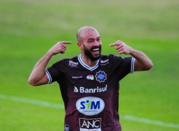 Atacante reforça Manaus FC em partida contra Volta Redonda no dia 18