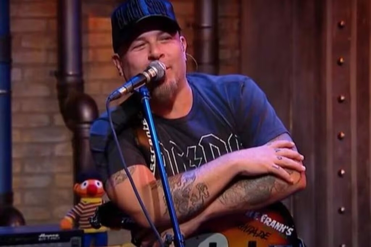 Mingau é retirado de sedação, diz novo boletim médico