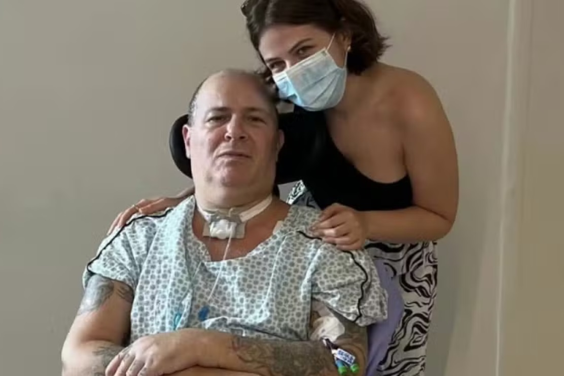 Mingau, do 'Ultraje', comemora aniversário em hospital 1 ano após ser baleado