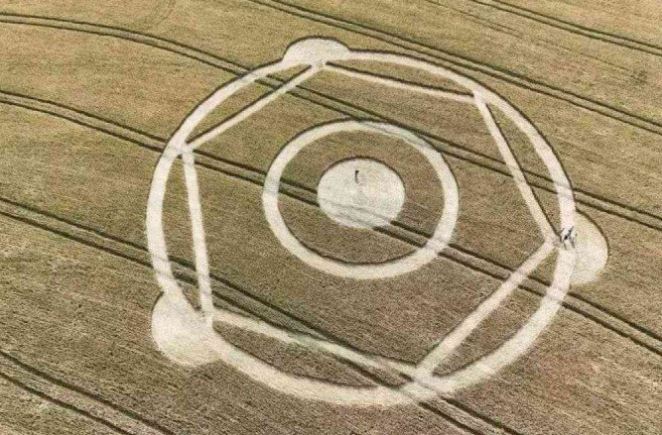 Marcas misteriosas reaparecem em plantação de cidade brasileira após 2 anos