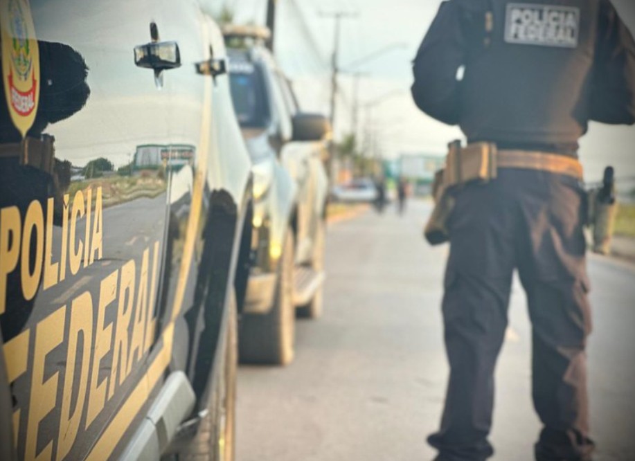 PF cumpre mandado e afasta servidor dos Correios suspeito de desviar encomendas em Manaus