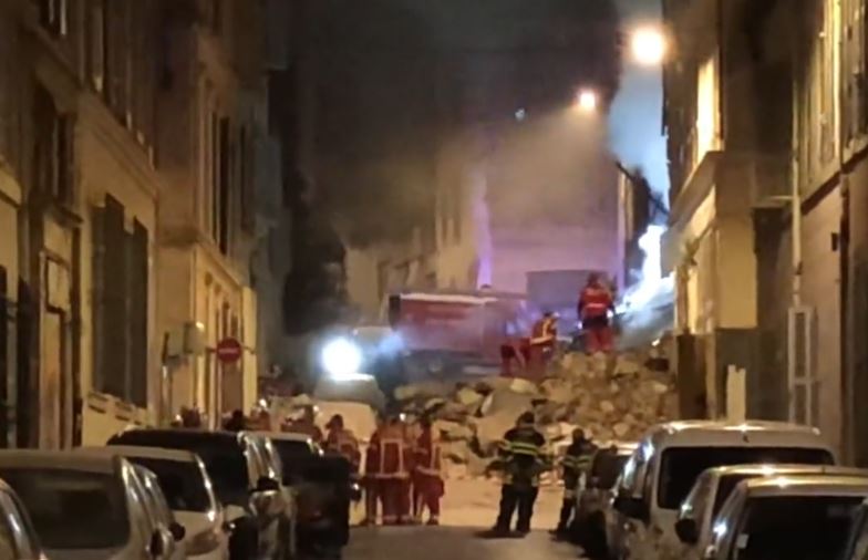 Prédios desabam e deixam 6 pessoas gravemente feridas em Marselha, na França 