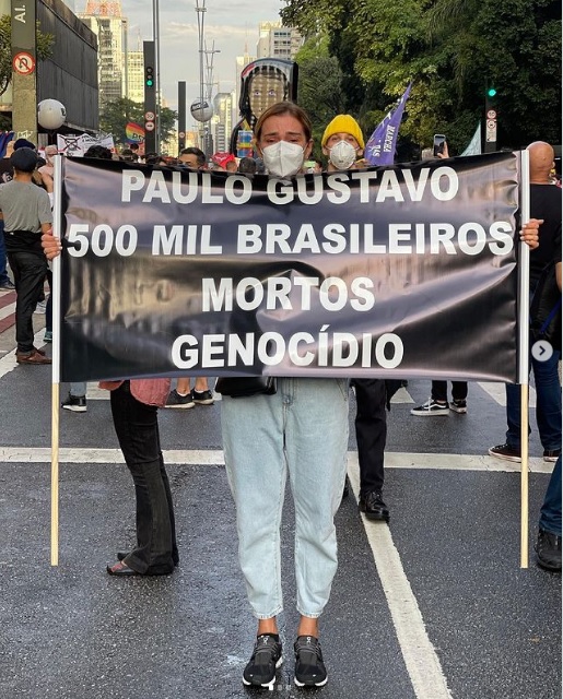 Monica Martelli participa de ato contra Bolsonaro: 'por Paulo Gustavo'