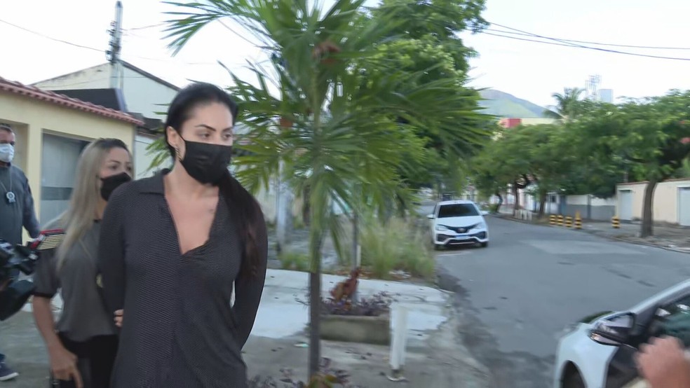 Mãe de Henry foi ao salão de beleza após enterro do filho, diz polícia