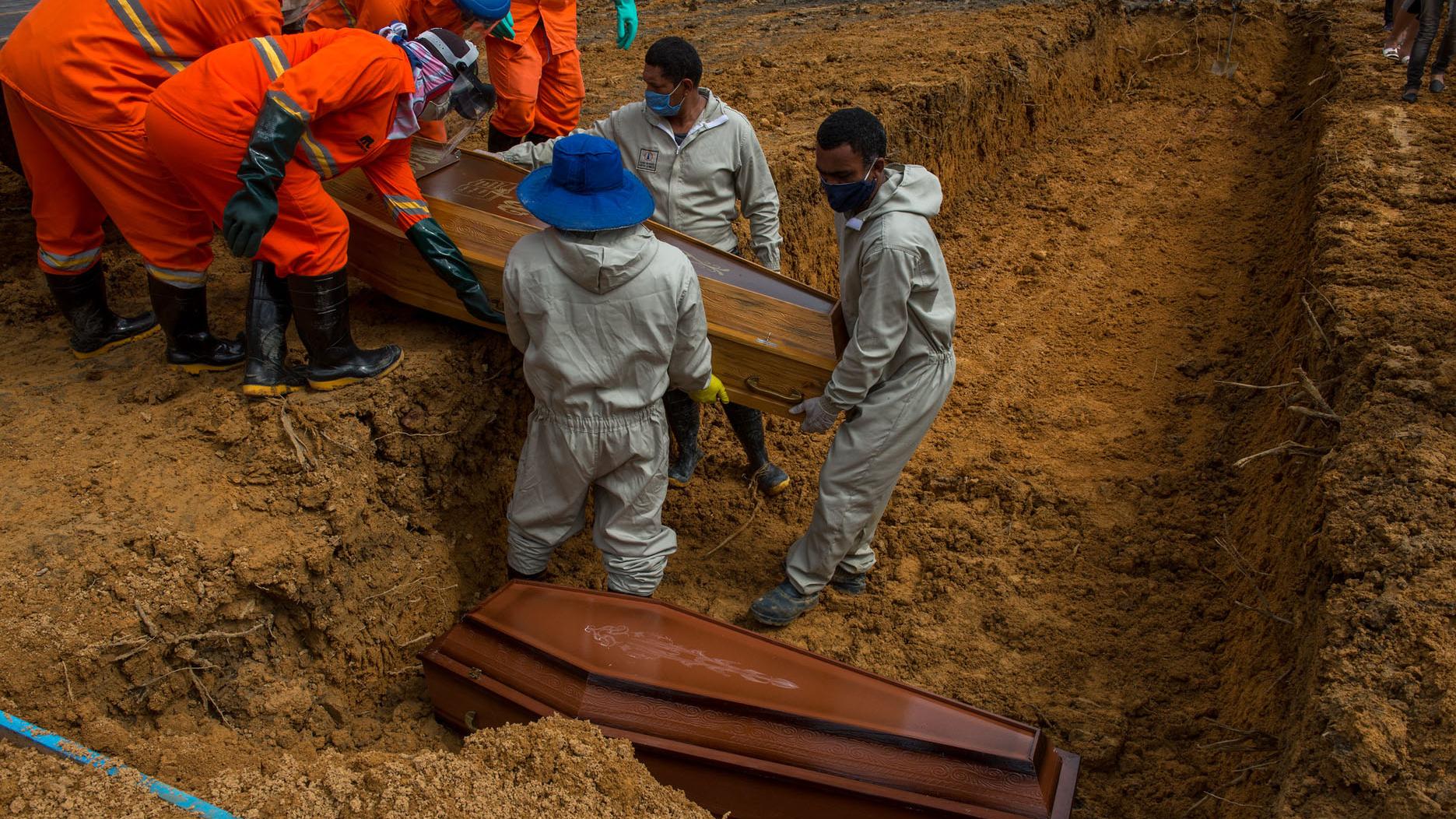 Média de mortes por covid no país atinge menor nível desde fevereiro