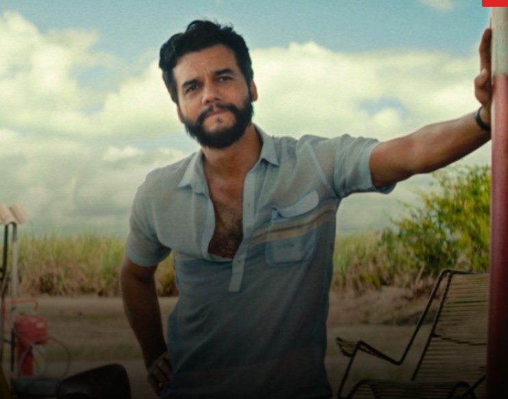 Wagner Moura ganha prêmio de Melhor Ator e é ovacionado  no Newport Beach Film Festival