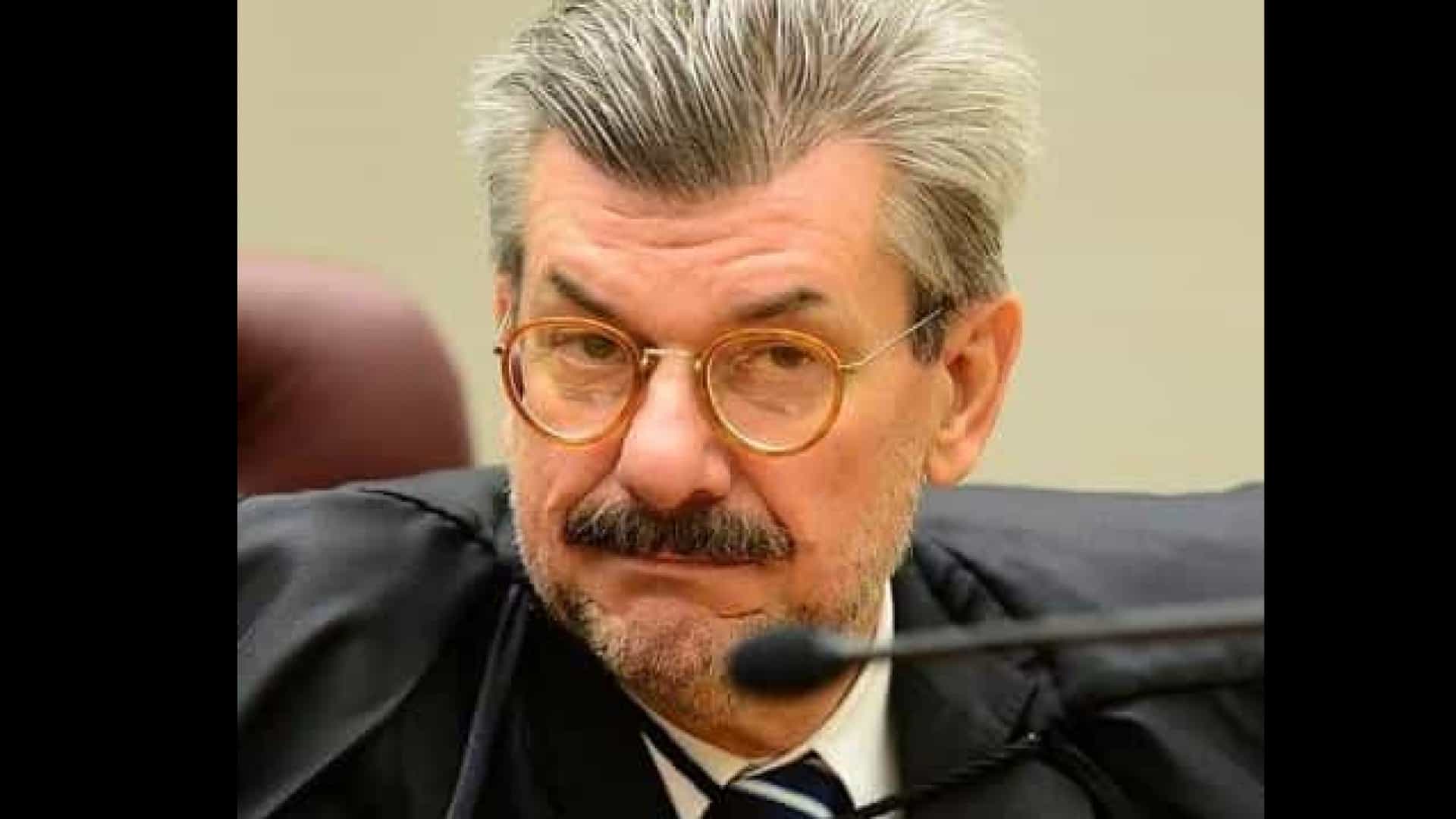 Ministro do STJ, Marco Buzzi é internado com covid-19