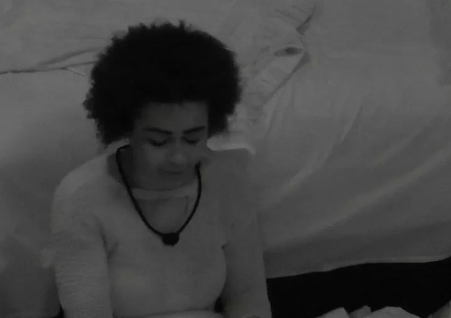 Após ataques, Natália tem crise de choro e desabafa: 'Sinto marcação'