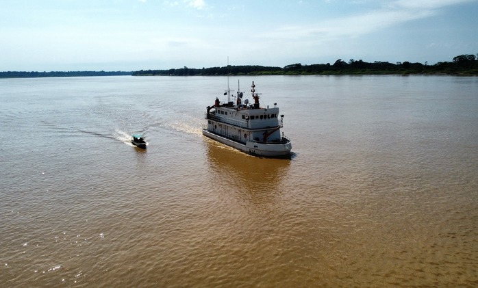 Em meio à seca, Marinha mapeia pontos críticos no Rio Madeira