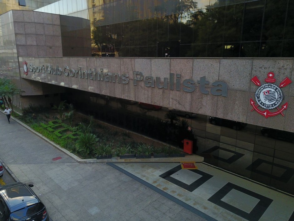 Polícia investiga presidente do Corinthians por suspeita de fraude; entenda