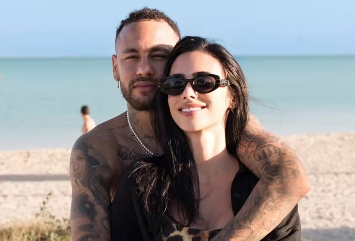 Neymar se irrita com Bruna Biancardi por festa após lesão, diz Leo Dias