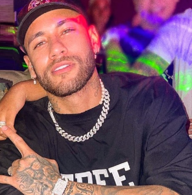 Golpistas desviam R$ 200 mil da conta de Neymar; funcionário de banco é preso