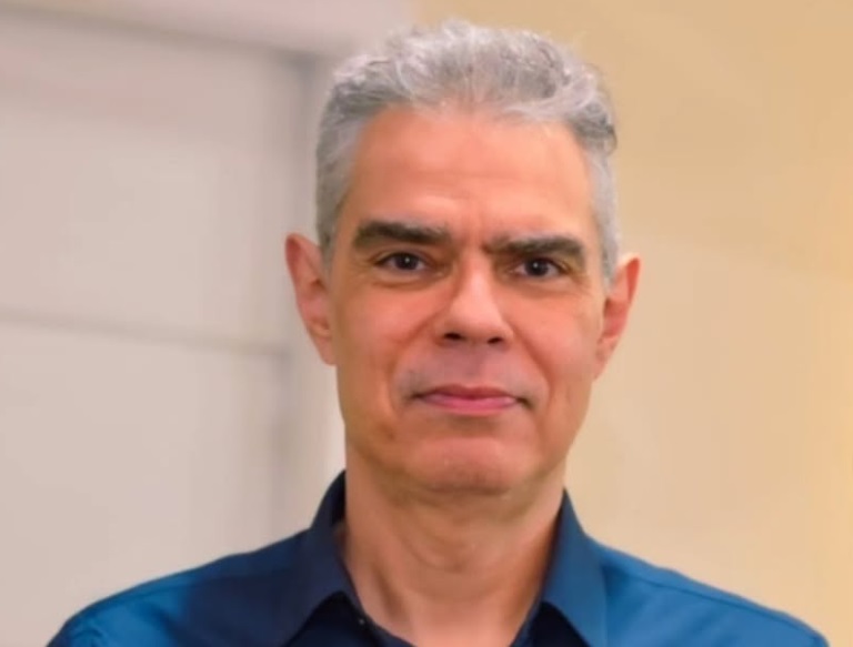 Filho de Chico Anysio fala sobre experiência de dublar filme pornô