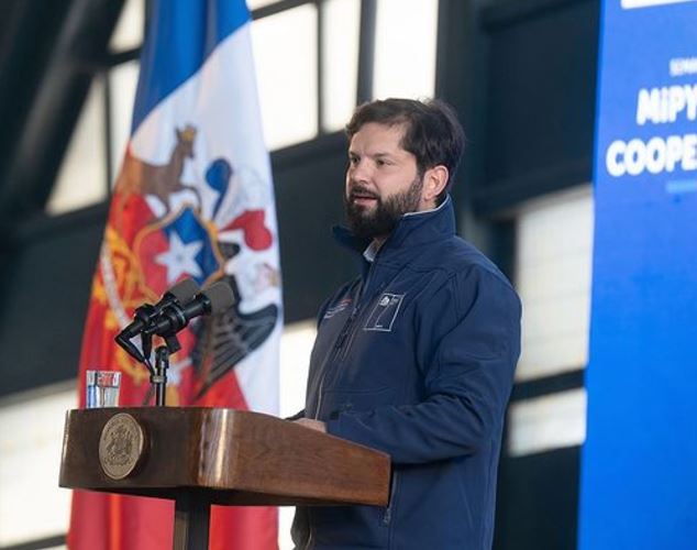 Presidente chileno Gabriel Boric é acusado de assédio sexual