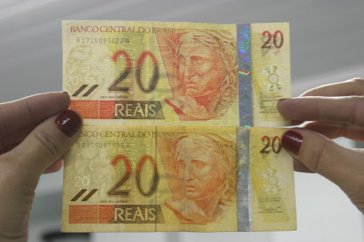 Homem é preso com R$ 7 mil em notas falsas nos Correios