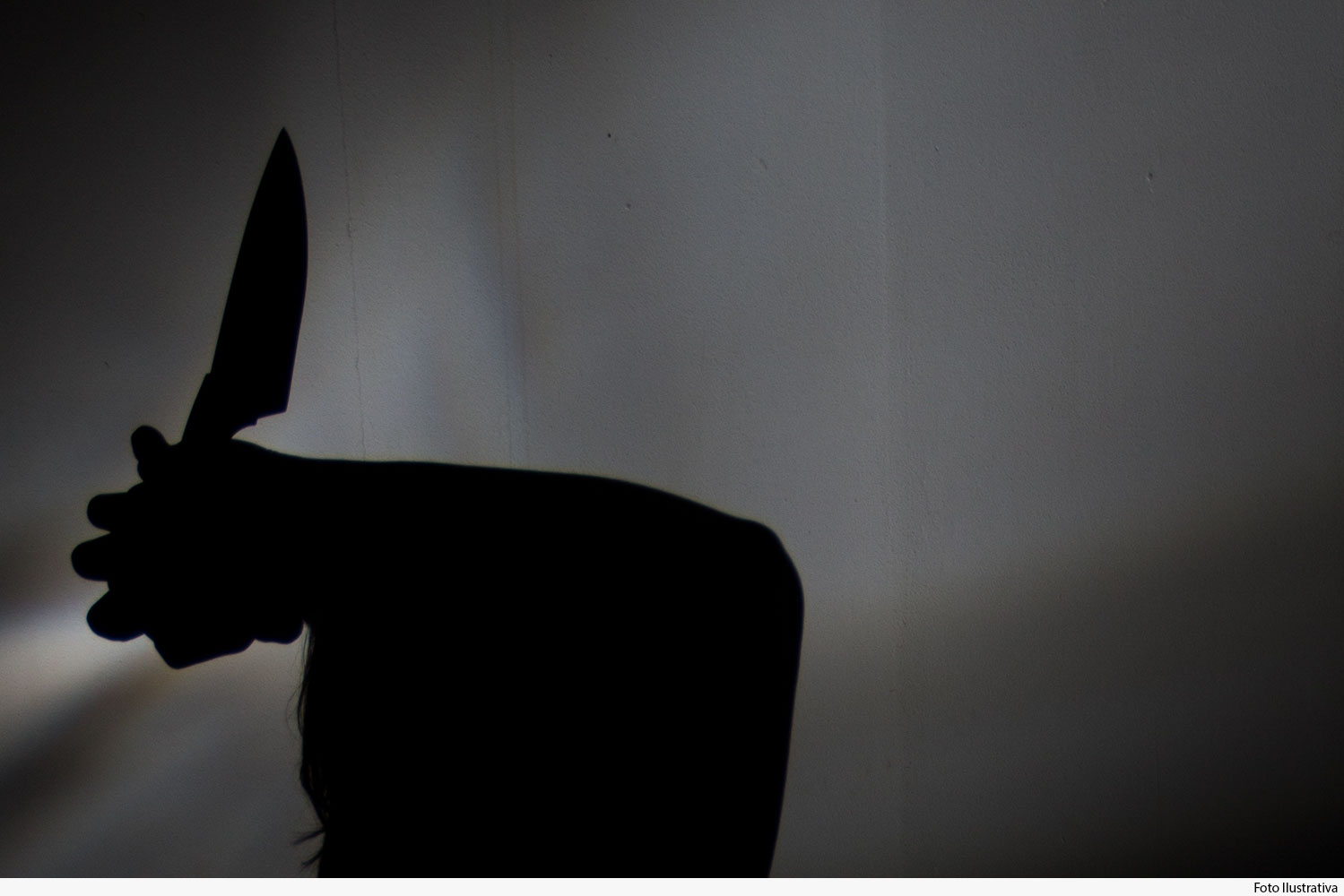 Tio crava faca no rosto do sobrinho durante confusão de família em Manaus