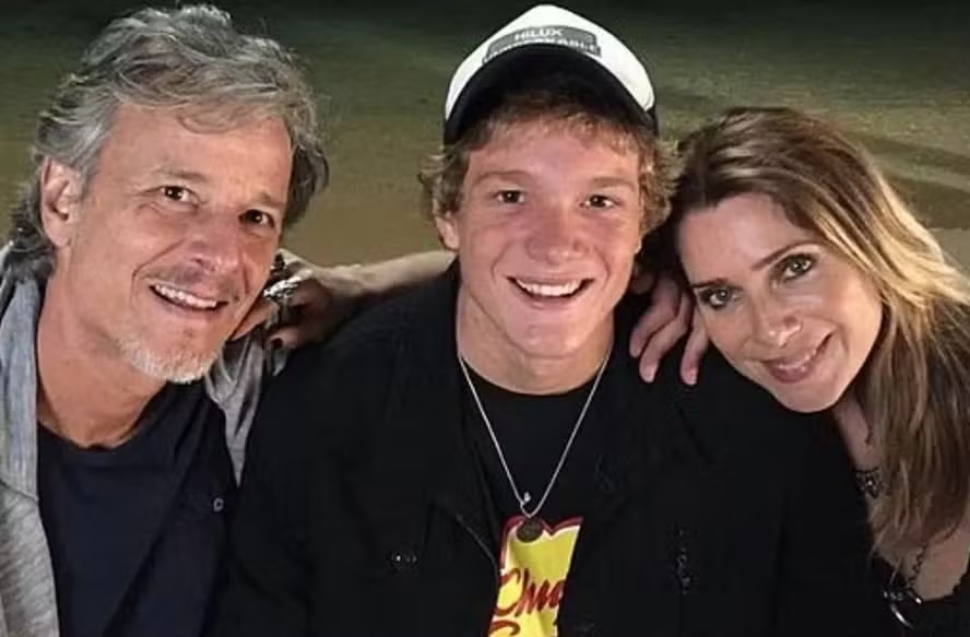 Marcello Novaes e Leticia Spiller homenageiam o filho antes de estreia em novela