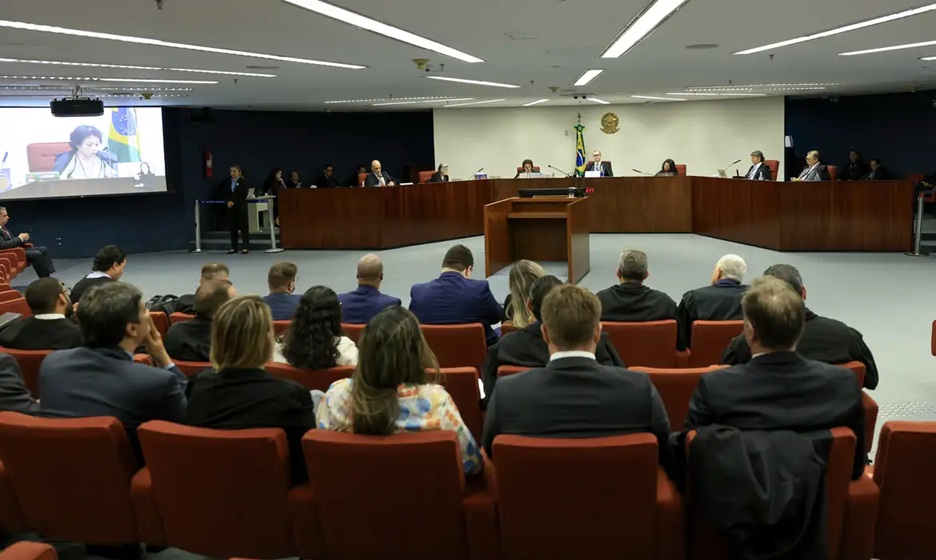 STF forma maioria para condenar réus de 'núcleo das fake news' da trama golpista